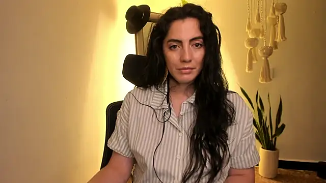 Snapshot of Mala_Bad chatting on March 17, 12:46 pm Mala Bad online show from March 17, 12:46 pm