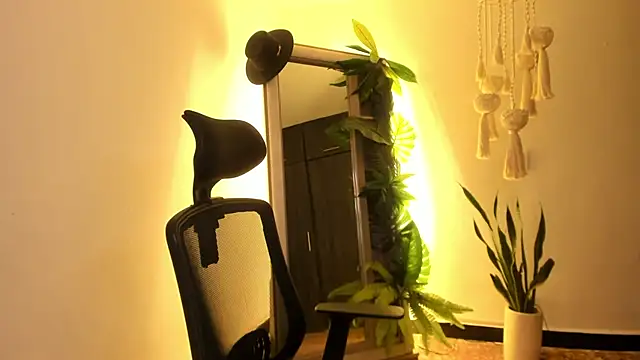 Snapshot of Mala_Bad chatting on March 20, 2:21 pm Mala Bad online show from March 20, 2:21 pm