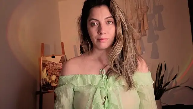 Snapshot of Mala_Bad chatting on November 21, 2:27 pm Mala Bad online show from November 21, 2:27 pm