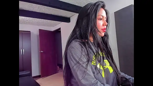 Snapshot of leah_passion chatting on March 14, 4:09 pm leah passion online show from March 14, 4:09 pm