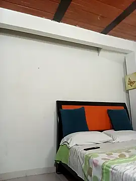 Snapshot of leah_passion chatting on October 18, 7:58 pm leah passion online show from October 18, 7:58 pm