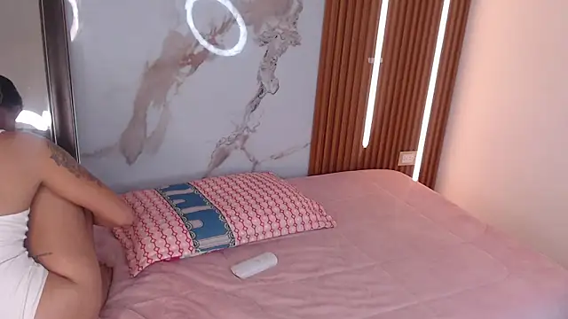 mary live online show from September 25, 8:01 pm