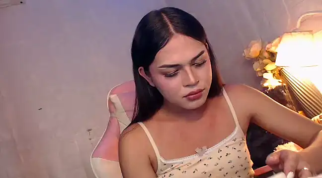 Snapshot of Ashely_Lewis chatting on December 9, 2:28 pm Ashely Lewis online show from December 9, 2:28 pm