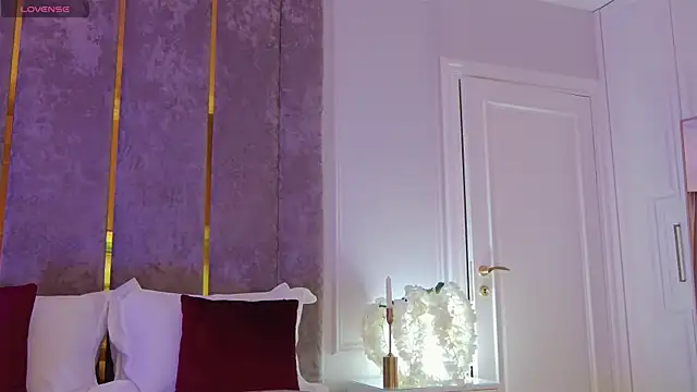 MilaDYstarlight online show from March 22, 11:42 pm