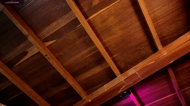 zinnia mosley online show from April 8, 12:16 pm