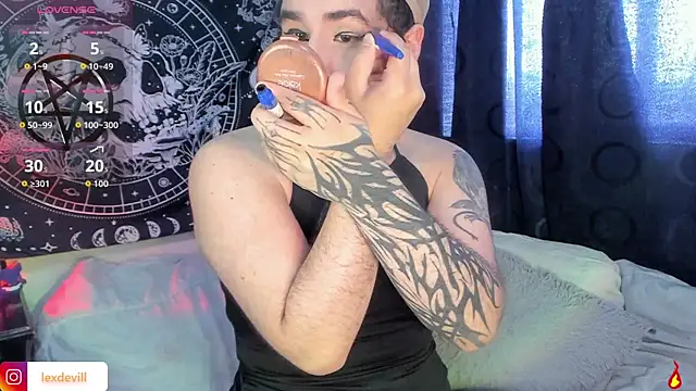 Snapshot of Lexxxxx_ chatting on October 31, 9:05 pm Lexxxxx online show from October 31, 9:05 pm