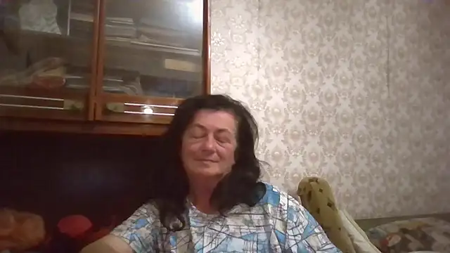 GypsiQueen2 online show from September 22, 9:06 pm