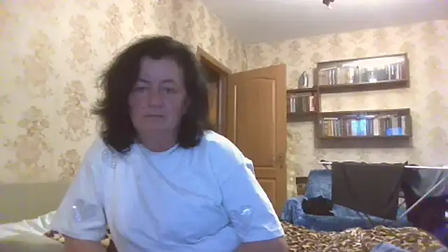 Snapshot of GypsiQueen2 chatting on July 12, 6:32 pm GypsiQueen2 online show from July 12, 6:32 pm