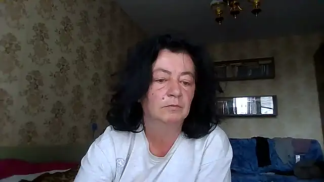 Snapshot of GypsiQueen2 chatting on July 20, 6:06 am GypsiQueen2 online show from July 20, 6:06 am