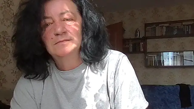 Snapshot of GypsiQueen2 chatting on July 20, 3:36 pm GypsiQueen2 online show from July 20, 3:36 pm