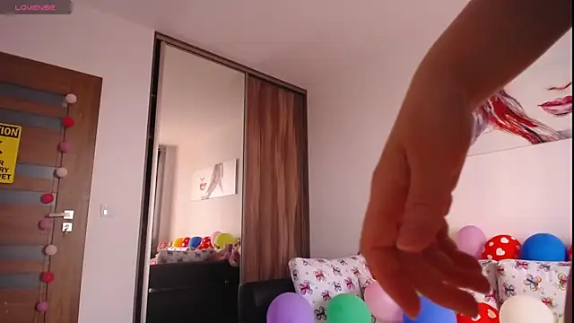 Snapshot of Bellaysensual chatting on March 14, 12:18 pm Bellaysensual online show from March 14, 12:18 pm