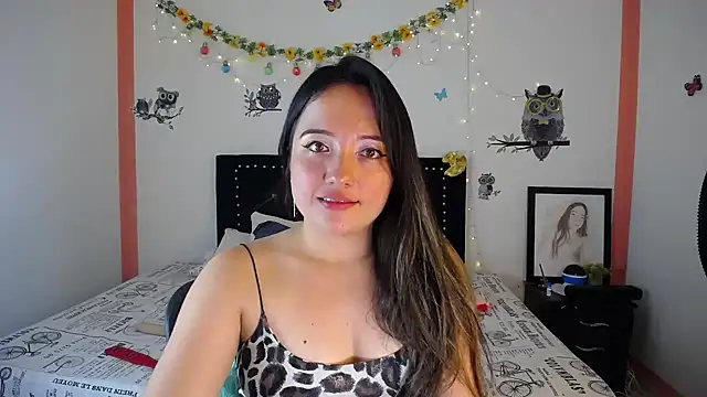 Snapshot of naughty_girl_4u chatting on December 18, 4:49 pm naughty girl 4u online show from December 18, 4:49 pm