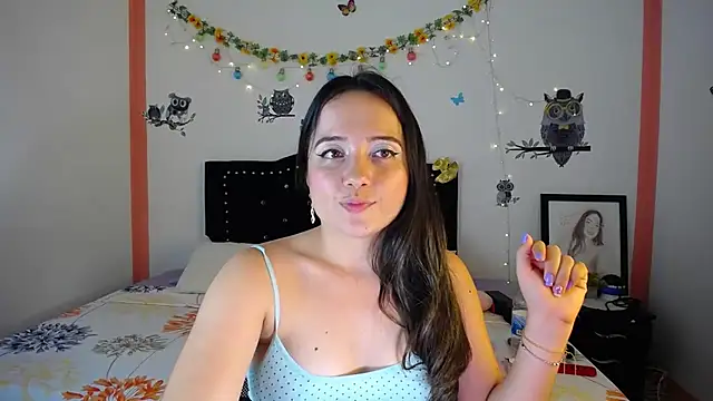 Snapshot of naughty_girl_4u chatting on February 5, 9:40 pm naughty girl 4u online show from February 5, 9:40 pm