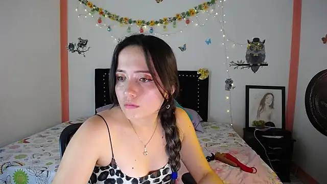 Snapshot of naughty_girl_4u chatting on February 17, 6:26 pm naughty girl 4u online show from February 17, 6:26 pm