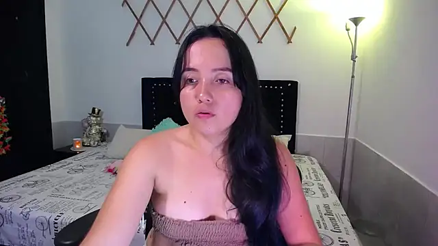 Snapshot of naughty_girl_4u chatting on October 1, 4:35 pm naughty girl 4u online show from October 1, 4:35 pm