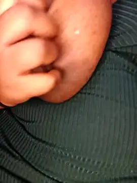 Snapshot of Aaaliyah445 chatting on December 26, 4:14 pm Aaaliyah445 online show from December 26, 4:14 pm