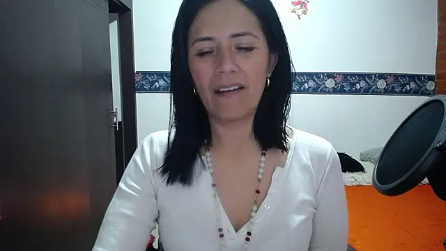 Snapshot of sharoon_cheerry chatting on September 30, 10:42 am sharoon cheerry online show from September 30, 10:42 am