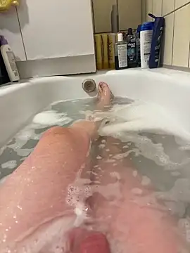 David19932908 online show from October 14, 2:18 pm