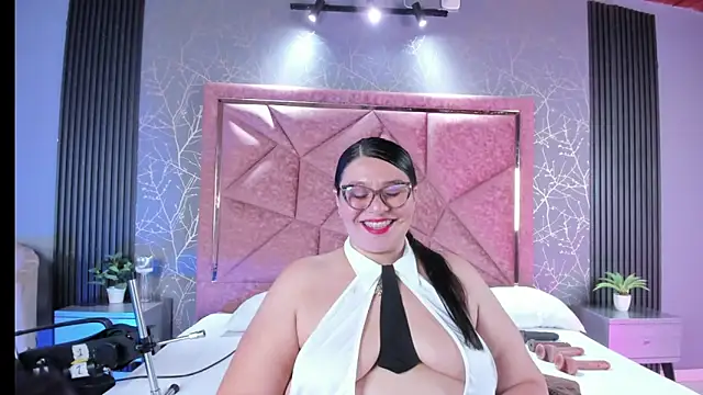 Amanda-Cruz online show from March 28, 1:05 am