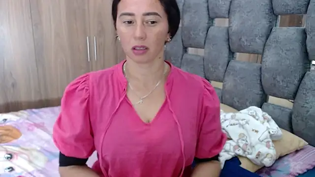 sara hott 1 online show from February 1, 8:26 pm