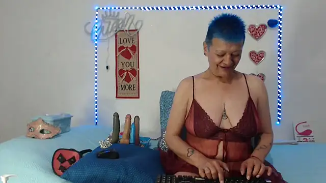 loquitaqueen011 online show from January 31, 6:25 pm