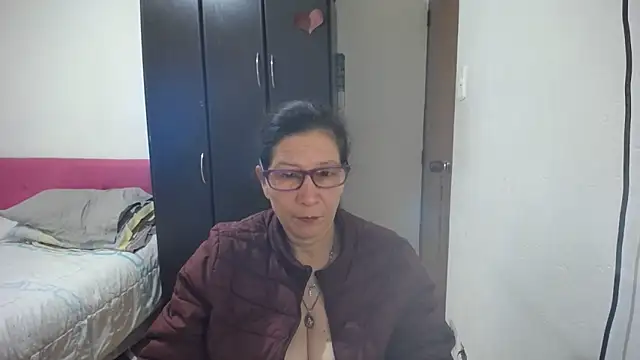 Snapshot of latin49 chatting on June 12, 4:33 am latin49 online show from June 12, 4:33 am