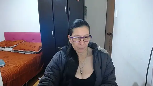 Snapshot of latin49 chatting on June 27, 5:34 am latin49 online show from June 27, 5:34 am