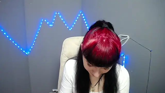 NinaFlawlees online show from March 23, 7:34 am