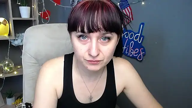NinaFlawlees online show from July 11, 6:27 am