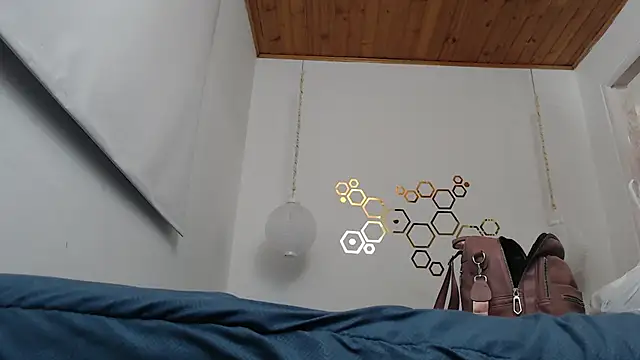 adriscute online show from March 23, 3:10 am