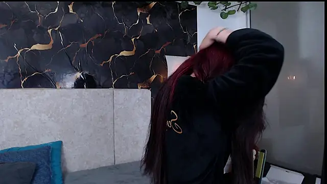 adriscute online show from March 22, 6:06 am