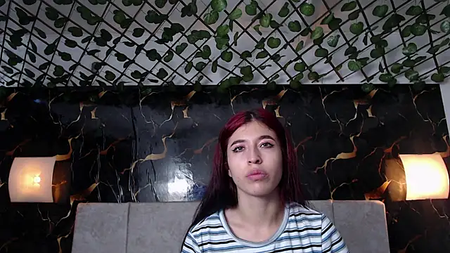 adriscute online show from April 15, 7:21 pm