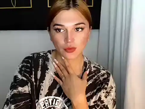 Snapshot of hotstellacumxxx chatting on December 4, 4:43 am hotstellacumxxx online show from December 4, 4:43 am