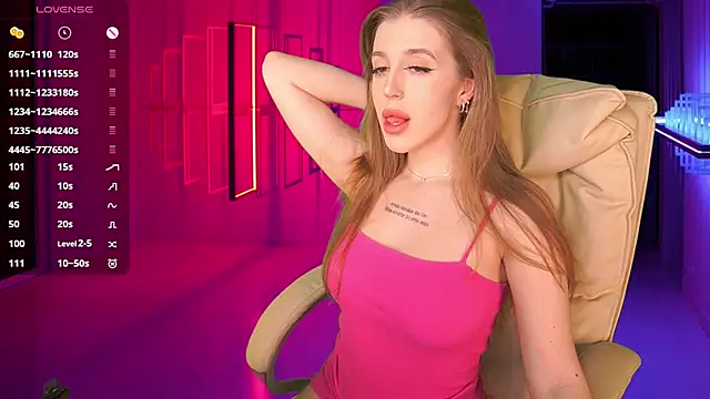 Snapshot of PenellopaRaw chatting on January 17, 5:41 pm PenellopaRaw online show from January 17, 5:41 pm