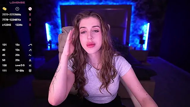 Snapshot of PenellopaRaw chatting on February 24, 2:40 am PenellopaRaw online show from February 24, 2:40 am