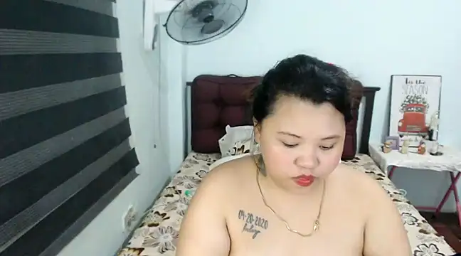 Snapshot of Asianwow22 chatting on January 29, 12:02 pm Asianwow22 online show from January 29, 12:02 pm