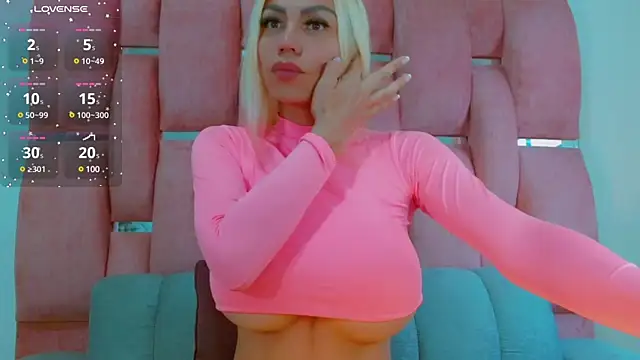 Snapshot of BimboCurvyy chatting on December 15, 9:53 pm BimboCurvyy online show from December 15, 9:53 pm