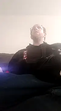 Snapshot of TaylorBlaze chatting on December 28, 2:53 pm TaylorBlaze online show from December 28, 2:53 pm