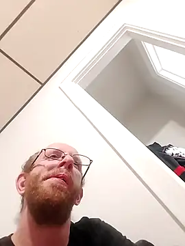 Snapshot of TaylorBlaze chatting on November 5, 1:49 am TaylorBlaze online show from November 5, 1:49 am