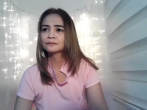 Snapshot of Kisses-13 chatting on January 6, 2:36 pm Kisses-13 online show from January 6, 2:36 pm