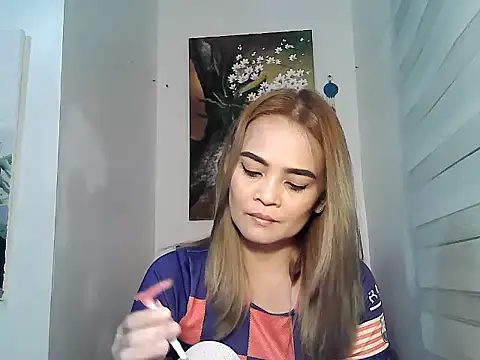 Snapshot of Kisses-13 chatting on February 24, 3:31 pm Kisses-13 online show from February 24, 3:31 pm