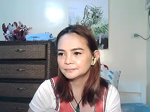 Snapshot of Kisses-13 chatting on October 28, 12:30 pm Kisses-13 online show from October 28, 12:30 pm