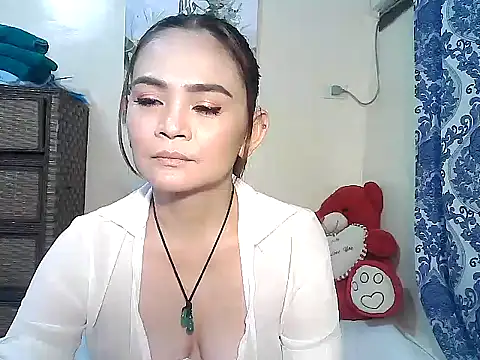 Snapshot of Kisses-13 chatting on November 15, 1:51 pm Kisses-13 online show from November 15, 1:51 pm