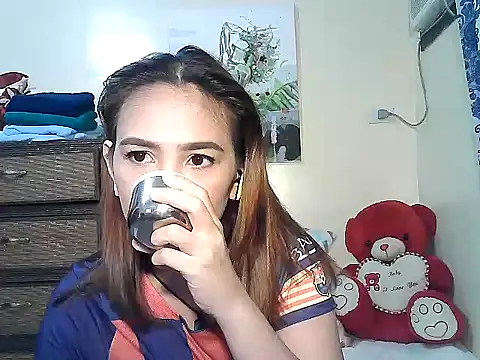 Snapshot of Kisses-13 chatting on November 18, 11:03 am Kisses-13 online show from November 18, 11:03 am