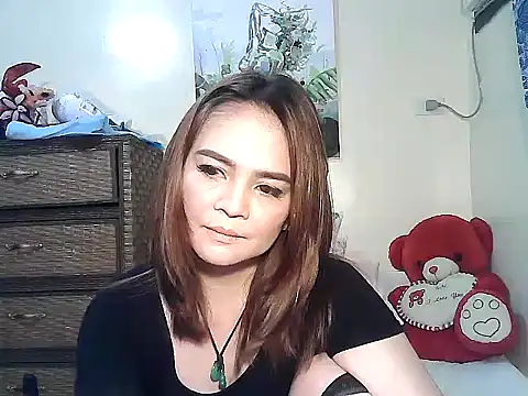 Snapshot of Kisses-13 chatting on November 29, 10:40 am Kisses-13 online show from November 29, 10:40 am