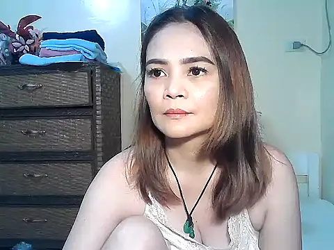 Snapshot of Kisses-13 chatting on December 4, 2:04 pm Kisses-13 online show from December 4, 2:04 pm