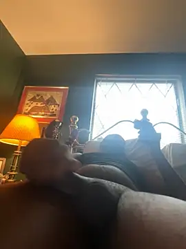 sukisnpaii online show from April 12, 9:42 pm