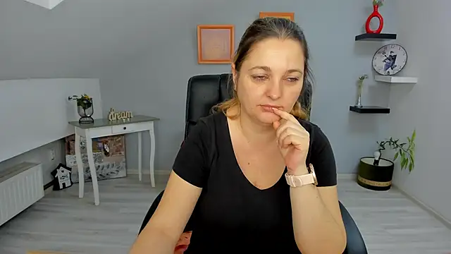 LollaGirl online show from January 27, 3:58 am