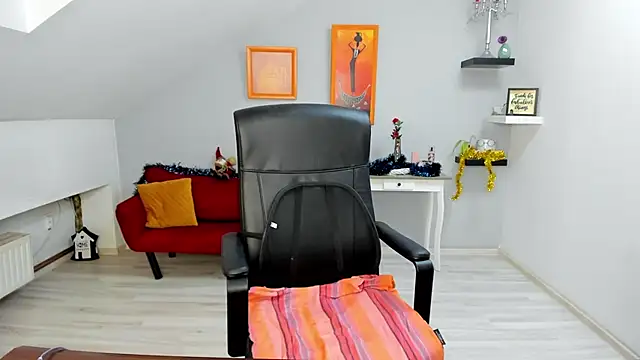 Snapshot of LollaGirl chatting on January 7, 4:26 am LollaGirl online show from January 7, 4:26 am