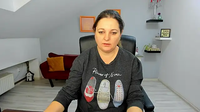 Snapshot of LollaGirl chatting on January 9, 4:15 am LollaGirl online show from January 9, 4:15 am